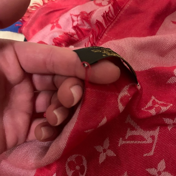 Louis Vuitton Scarf - Picture 4 of 6